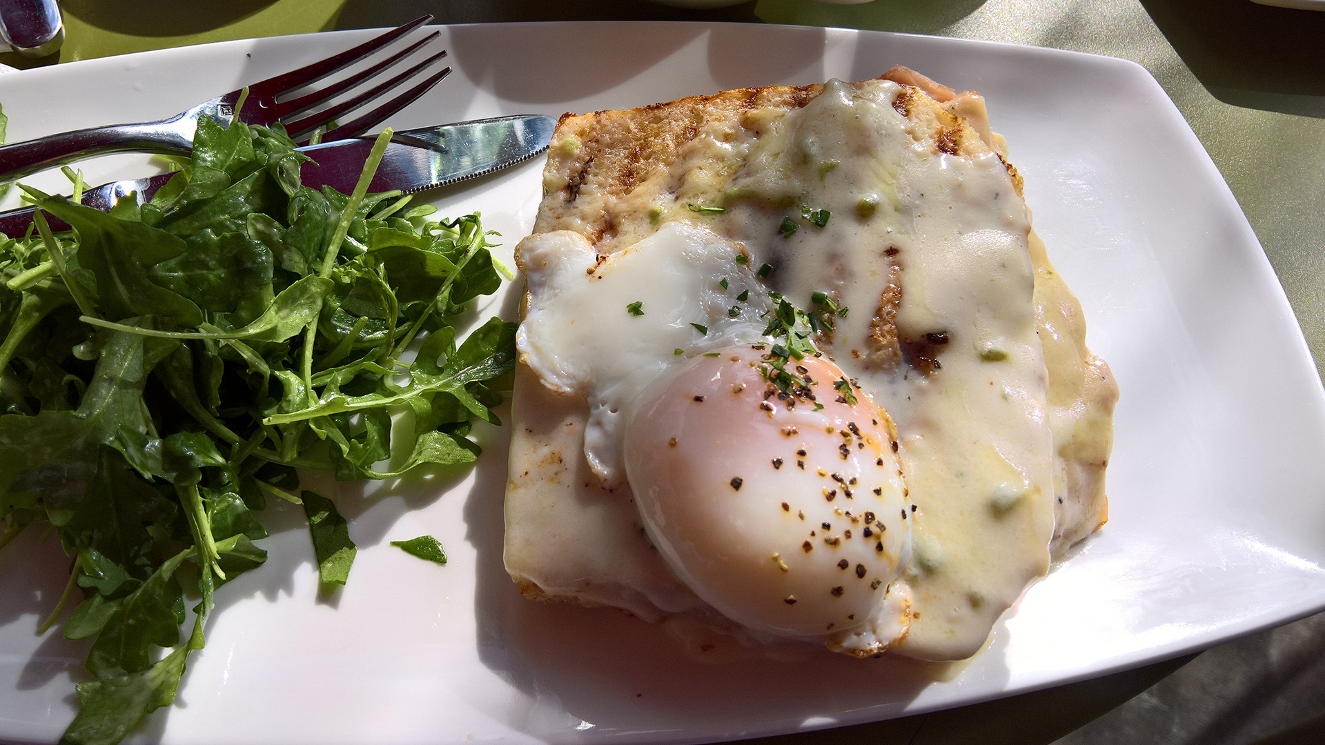 clickelicke food toast with ham, cheese & egg